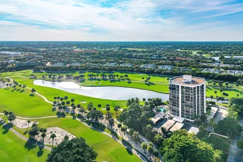2427 Presidential Way West Palm Beach FL 33401