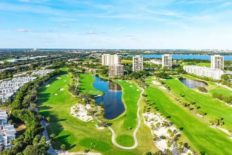 2427 Presidential Way West Palm Beach FL 33401