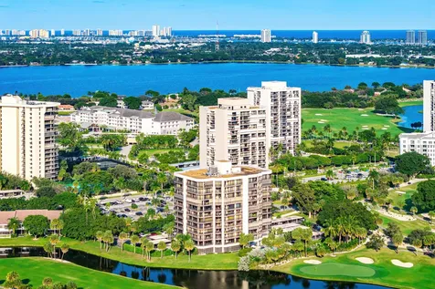 2427 Presidential Way West Palm Beach FL 33401