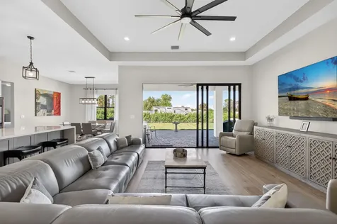8249 Se Dharlys Street Hobe Sound FL 33455