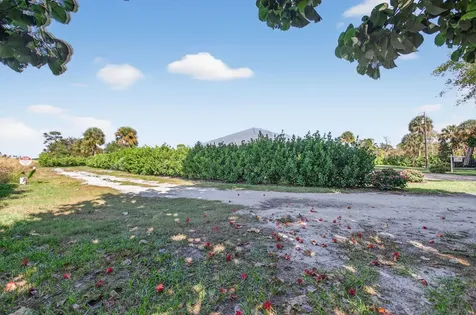 8249 Se Dharlys Street Hobe Sound FL 33455