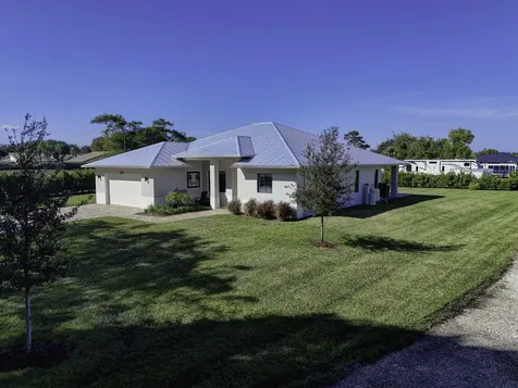 8249 Se Dharlys Street Hobe Sound FL 33455