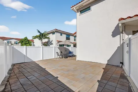 1011 Willow Place Riviera Beach FL 33410