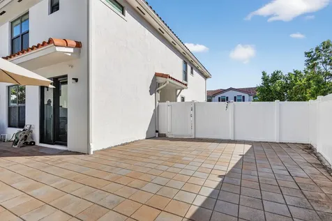 1011 Willow Place Riviera Beach FL 33410
