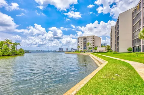 11390 Twelve Oaks Way North Palm Beach FL 33408