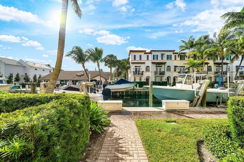 824 Virginia Garden Drive Boynton Beach FL 33435