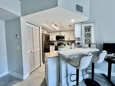 2033 SE 10th Avenue Fort Lauderdale FL 33316