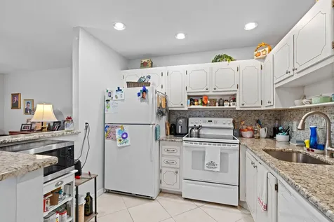 323 Seville Delray Beach FL 33446