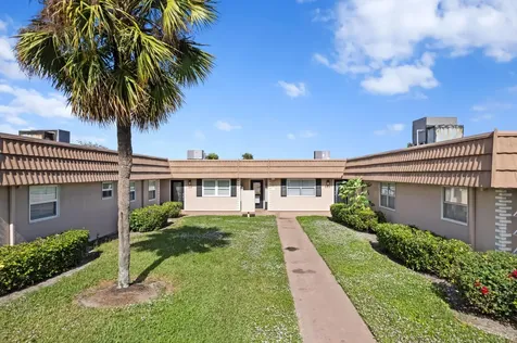 323 Seville Delray Beach FL 33446