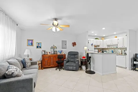 323 Seville Delray Beach FL 33446