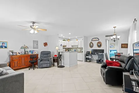 323 Seville Delray Beach FL 33446