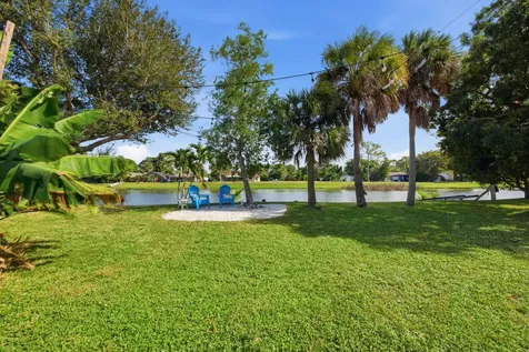 2462 Westmont Place Royal Palm Beach FL 33411