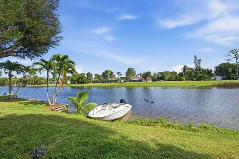 2462 Westmont Place Royal Palm Beach FL 33411