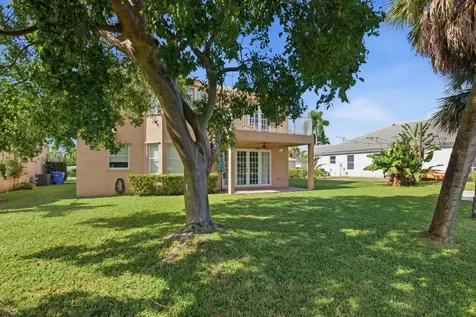 2462 Westmont Place Royal Palm Beach FL 33411