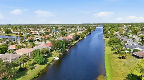 2462 Westmont Place Royal Palm Beach FL 33411