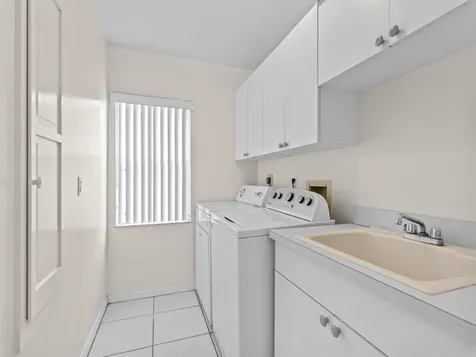 992 Seneca Avenue Sebastian FL 32958