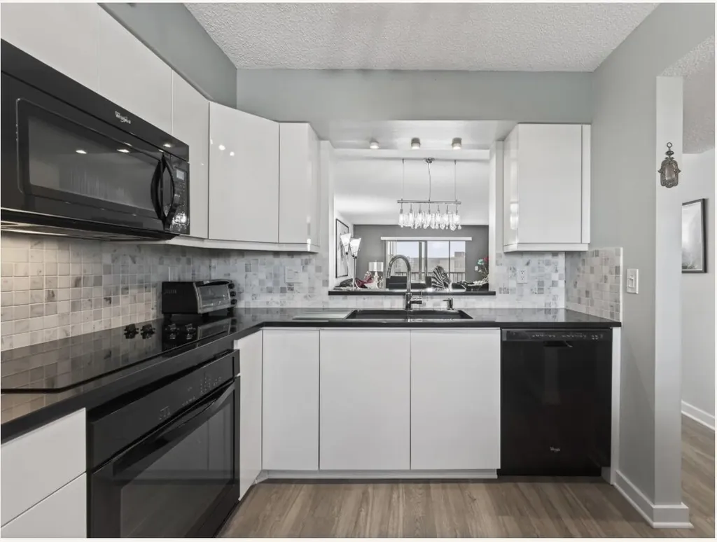 7290 Kinghurst Drive 703 Delray Beach FL 33446