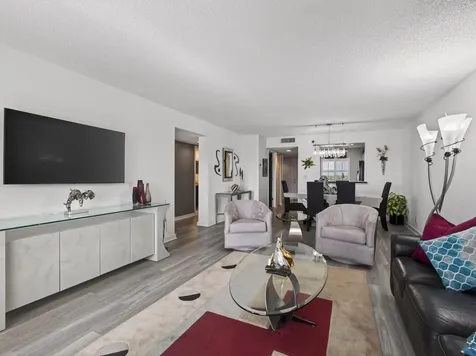 7290 Kinghurst Drive 703 Delray Beach FL 33446