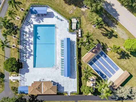 7290 Kinghurst Drive 703 Delray Beach FL 33446