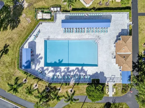 7290 Kinghurst Drive 703 Delray Beach FL 33446