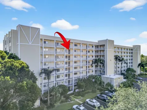 7290 Kinghurst Drive 703 Delray Beach FL 33446