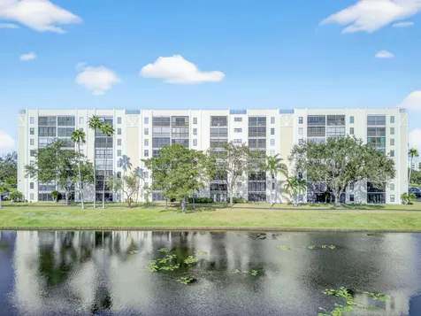 7290 Kinghurst Drive 703 Delray Beach FL 33446