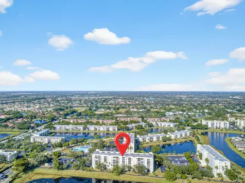 7290 Kinghurst Drive 703 Delray Beach FL 33446