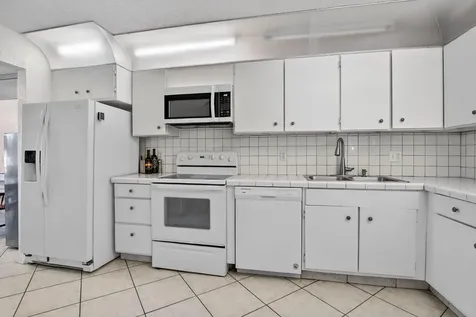 5650 Camino Del Sol Boca Raton FL 33433
