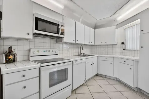 5650 Camino Del Sol Boca Raton FL 33433