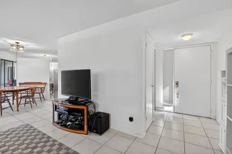 5650 Camino Del Sol Boca Raton FL 33433
