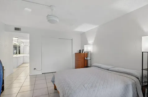 5650 Camino Del Sol Boca Raton FL 33433