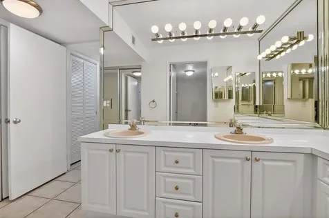 5650 Camino Del Sol Boca Raton FL 33433