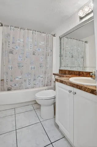 5650 Camino Del Sol Boca Raton FL 33433