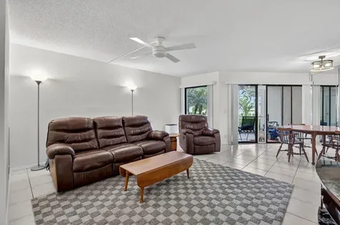 5650 Camino Del Sol Boca Raton FL 33433
