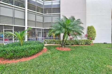 5650 Camino Del Sol Boca Raton FL 33433