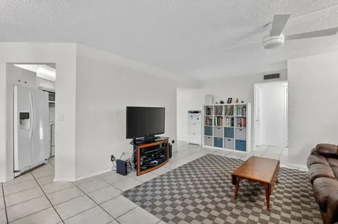5650 Camino Del Sol Boca Raton FL 33433