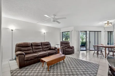 5650 Camino Del Sol Boca Raton FL 33433