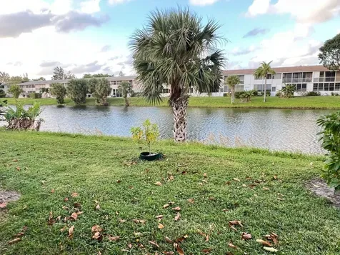 131 Camden F West Palm Beach FL 33417