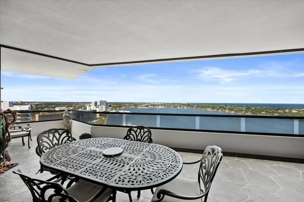 100 Lakeshore Drive North Palm Beach FL 33408