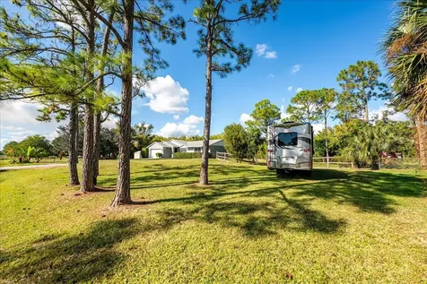 15211 92nd Court The Acreage FL 33412