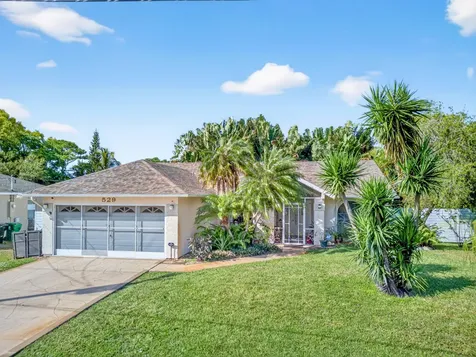 529 Se Fallon Drive Port Saint Lucie FL 34983
