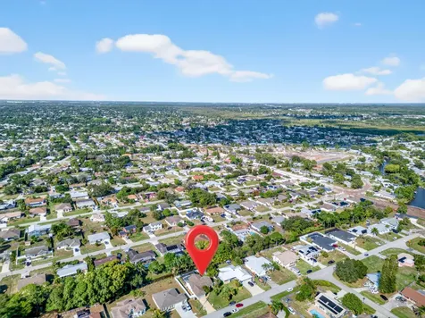 529 Se Fallon Drive Port Saint Lucie FL 34983