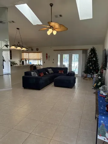 529 Se Fallon Drive Port Saint Lucie FL 34983