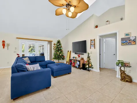 529 Se Fallon Drive Port Saint Lucie FL 34983