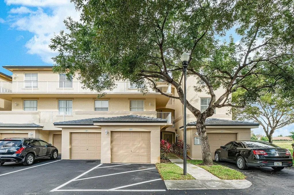 2040 Greenview Shores Boulevard Wellington FL 33414