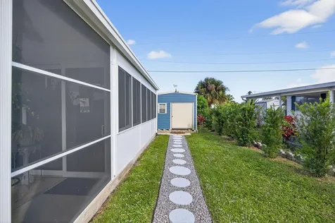 11055 Se Federal Highway Hobe Sound FL 33455