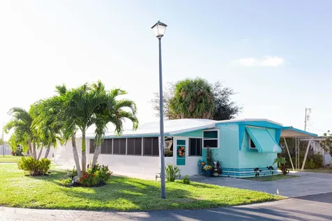 11055 Se Federal Highway Hobe Sound FL 33455