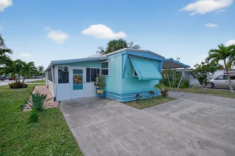 11055 Se Federal Highway Hobe Sound FL 33455