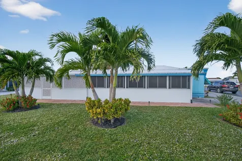 11055 Se Federal Highway Hobe Sound FL 33455