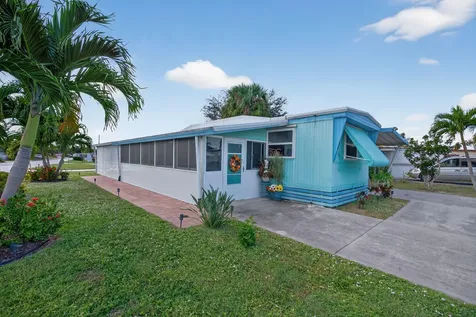 11055 Se Federal Highway Hobe Sound FL 33455